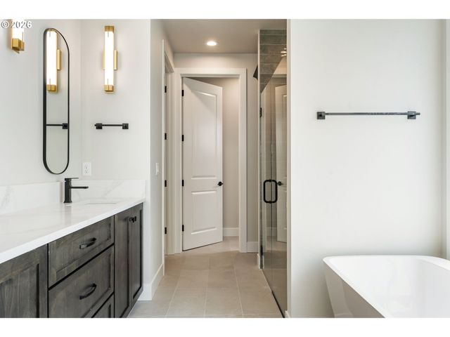 760 N V St, Washougal, WA 98671