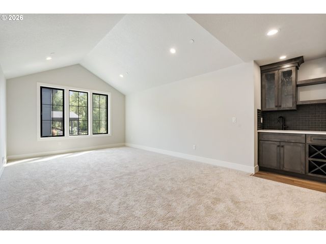 760 N V St, Washougal, WA 98671
