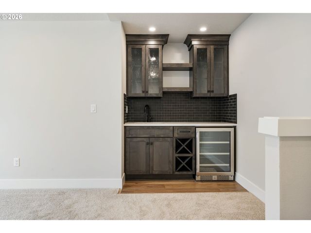 760 N V St, Washougal, WA 98671