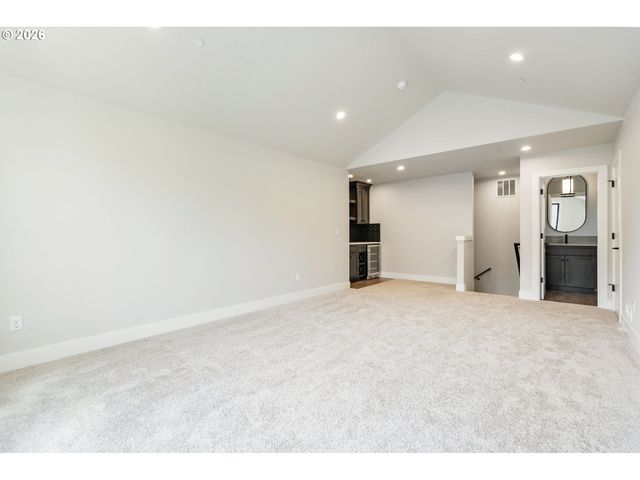 760 N V St, Washougal, WA 98671