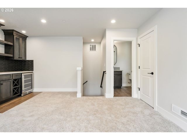 760 N V St, Washougal, WA 98671