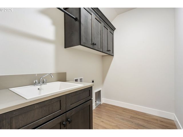 760 N V St, Washougal, WA 98671