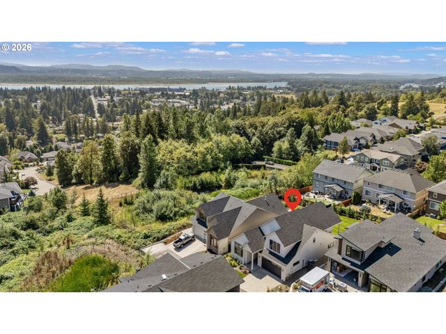 760 N V St, Washougal, WA 98671
