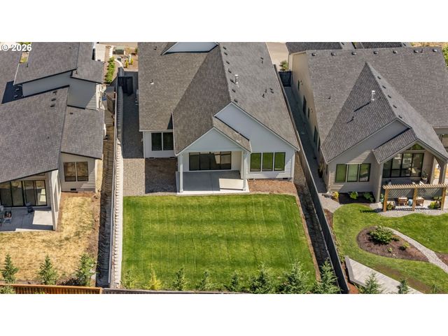760 N V St, Washougal, WA 98671