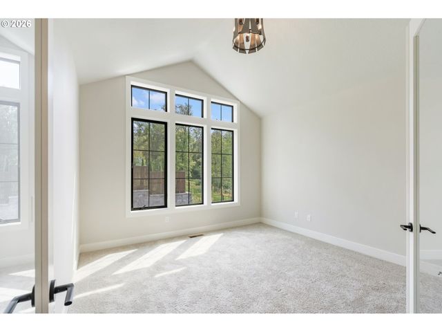 760 N V St, Washougal, WA 98671