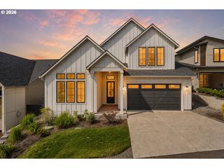 760 N V St, Washougal, WA 98671