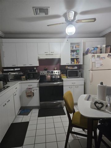 4925 W Lakes Drive, Deerfield Beach, FL 33442