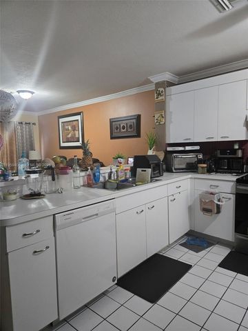 4925 W Lakes Drive, Deerfield Beach, FL 33442