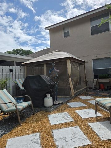 4925 W Lakes Drive, Deerfield Beach, FL 33442
