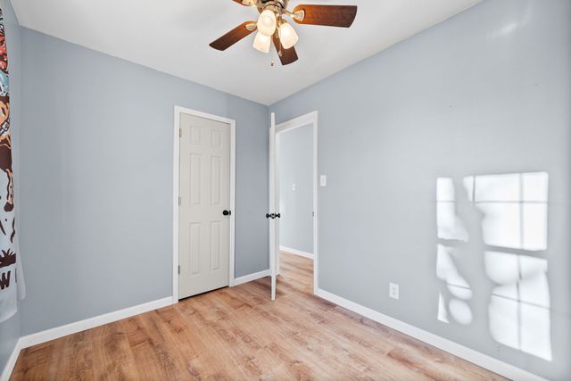 1412 Honeysuckle Dr, Hopkinsville, KY 42240