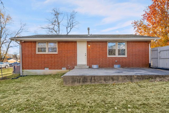 1412 Honeysuckle Dr, Hopkinsville, KY 42240