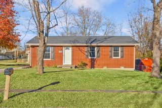 1412 Honeysuckle Dr, Hopkinsville, KY 42240