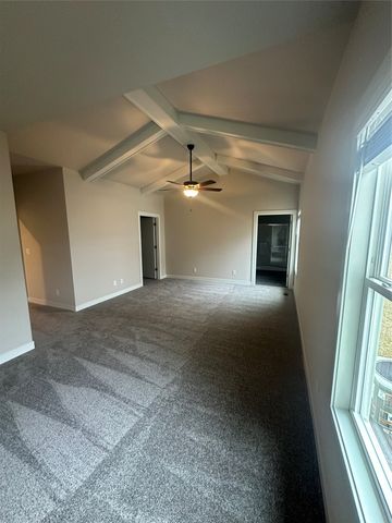 2509 N 8th Avenue E, Newton, IA 50208