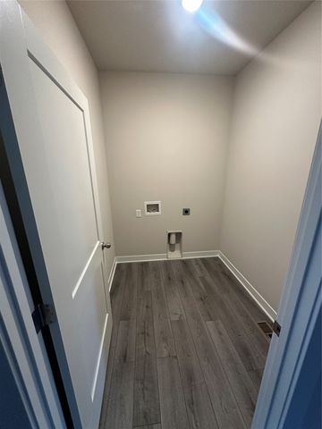 2509 N 8th Avenue E, Newton, IA 50208