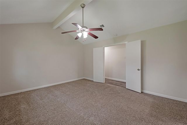 1209 W Castlewood Avenue, Friendswood, TX 77546