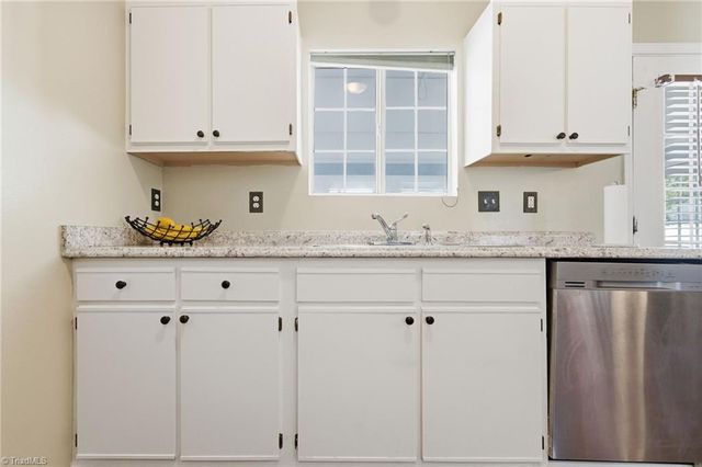 2545 Stratford Lake Road, Winston-salem, NC 27103