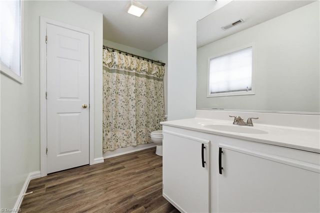 2545 Stratford Lake Road, Winston-salem, NC 27103
