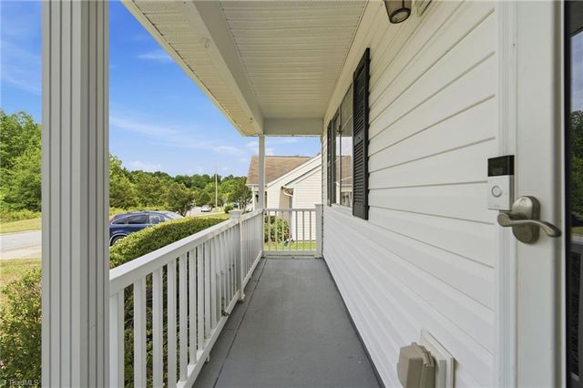 2545 Stratford Lake Road, Winston-salem, NC 27103