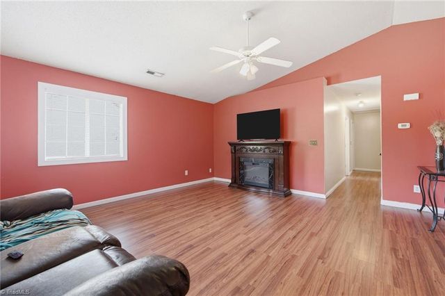 2545 Stratford Lake Road, Winston-salem, NC 27103
