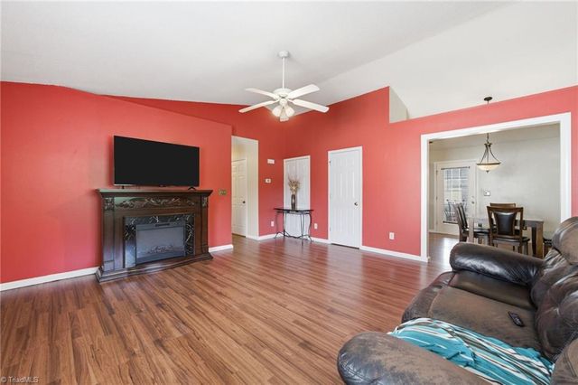 2545 Stratford Lake Road, Winston-salem, NC 27103