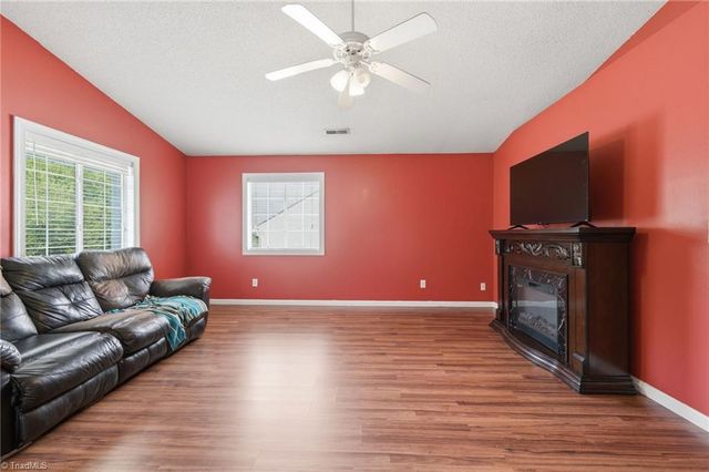 2545 Stratford Lake Road, Winston-salem, NC 27103