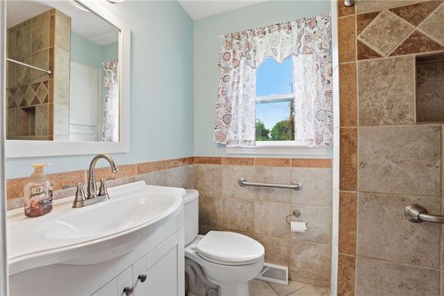 205 Eldorado Drive, Belton, MO 64012
