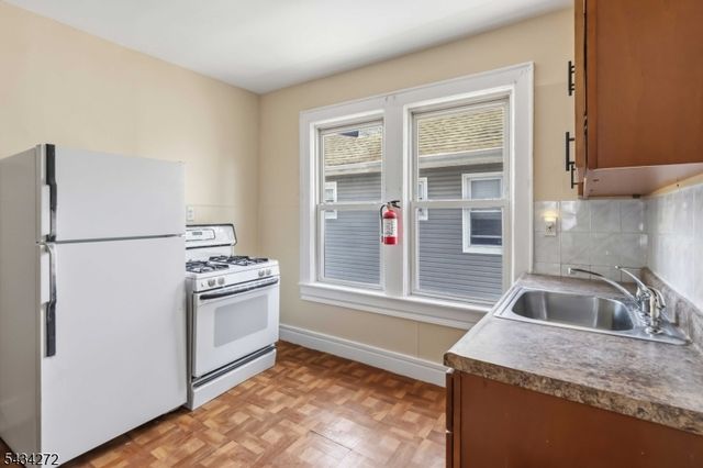 102 Lincoln St, Montclair Twp., NJ 07042