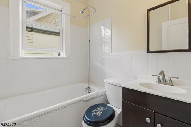 102 Lincoln St, Montclair Twp., NJ 07042
