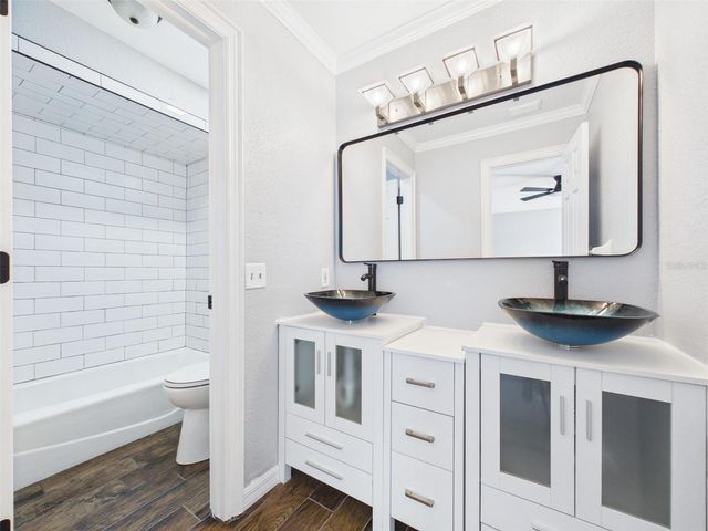 2415 W JETTON AVENUE, Tampa, FL 33629