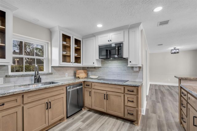 2123 N Fountain Valley Drive, Missouri City, TX 77459