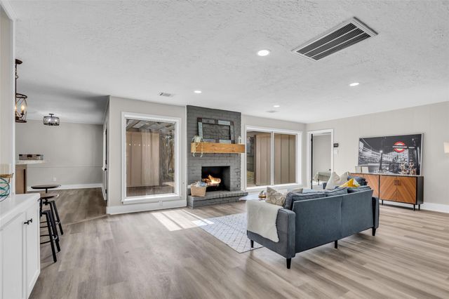 2123 N Fountain Valley Drive, Missouri City, TX 77459