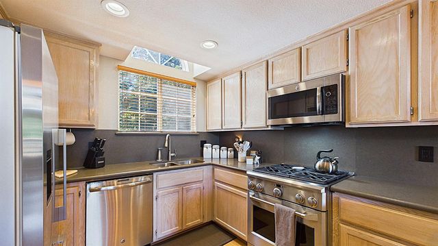 116 Splash Dam Way, Arnold, CA 95223