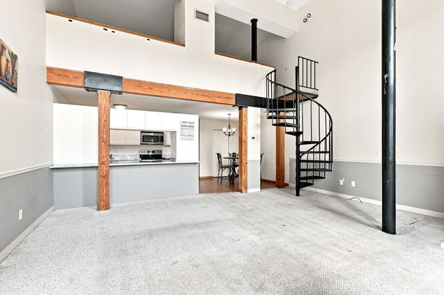 96 Old Colony Ave 302, Taunton, MA 02718