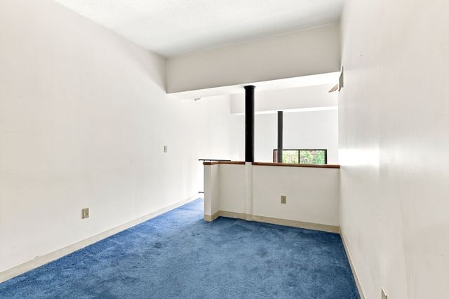96 Old Colony Ave 302, Taunton, MA 02718