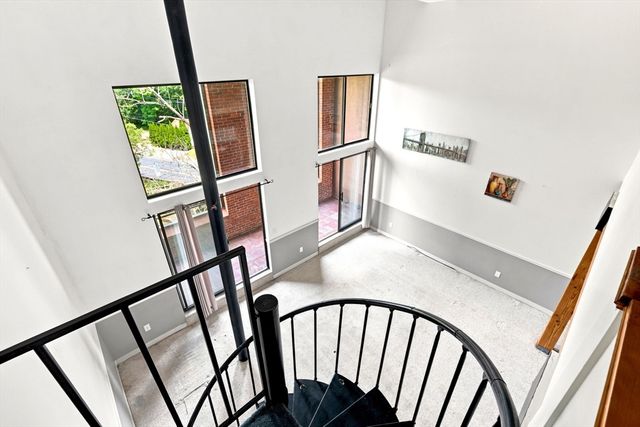 96 Old Colony Ave 302, Taunton, MA 02718