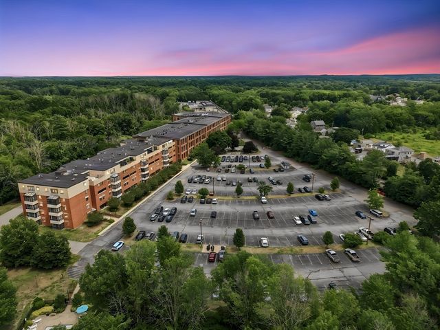 96 Old Colony Ave 302, Taunton, MA 02718