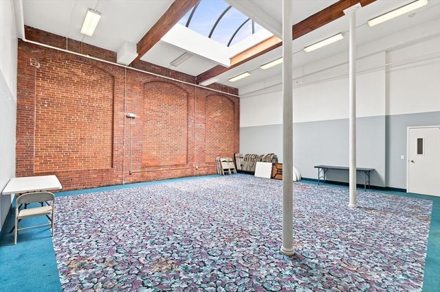 96 Old Colony Ave 302, Taunton, MA 02718
