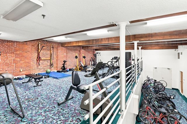 96 Old Colony Ave 302, Taunton, MA 02718