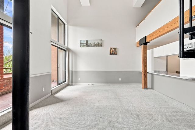 96 Old Colony Ave 302, Taunton, MA 02718