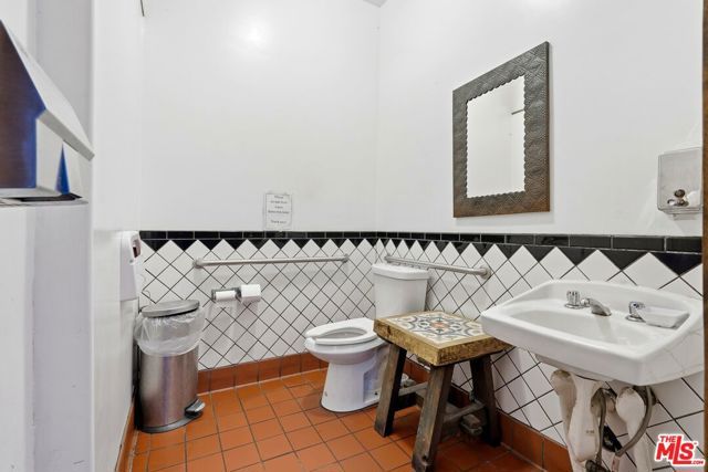 5371 Alhambra Avenue, Los Angeles, CA 90032