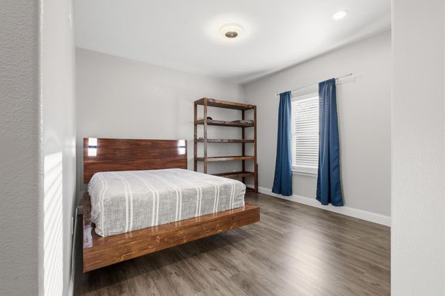 104 N 4th Street, Trenton, TX 75490