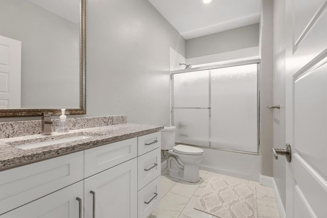 104 N 4th Street, Trenton, TX 75490