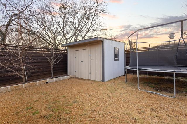 104 N 4th Street, Trenton, TX 75490
