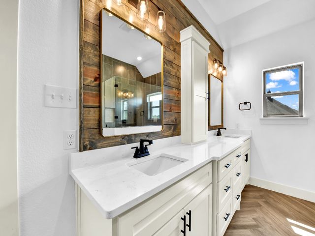 10016 Valley Oak Way, Springtown, TX 76082