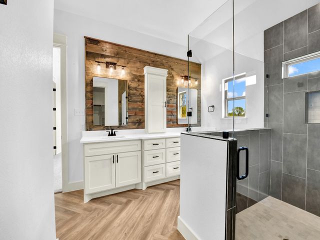 10016 Valley Oak Way, Springtown, TX 76082