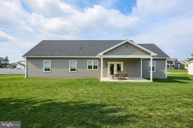 15 ONYX RD, New Oxford, PA 17350