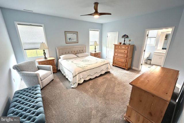 15 ONYX RD, New Oxford, PA 17350