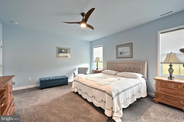 15 ONYX RD, New Oxford, PA 17350