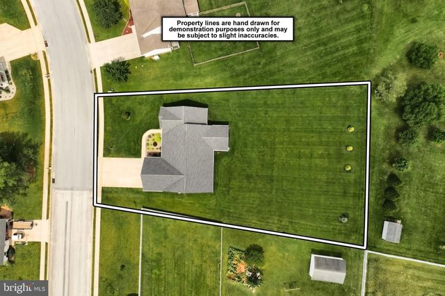 15 ONYX RD, New Oxford, PA 17350