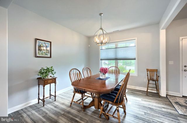 15 ONYX RD, New Oxford, PA 17350